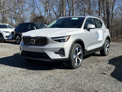 New 2025 Volvo XC40 B5 Core w/ Protection Package Premier