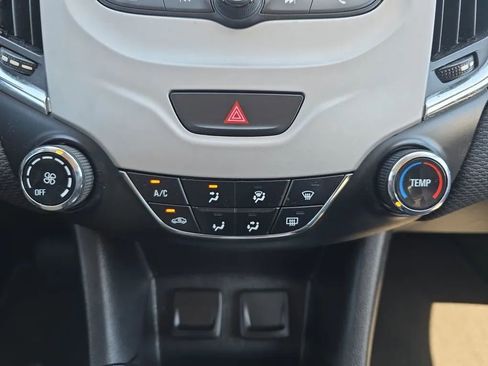 Used 2017 Chevrolet Cruze LS image 26