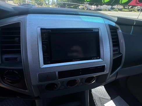 Used 2005 Toyota Tacoma 4x4 Double Cab w/ SR5 Pkg #8 image 12