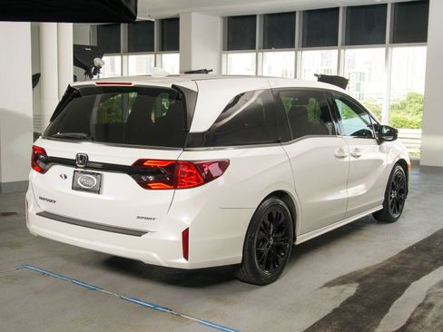 Used 2025 Honda Odyssey Sport-L image 9