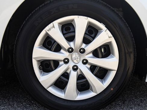 Used 2023 Toyota Corolla LE image 28