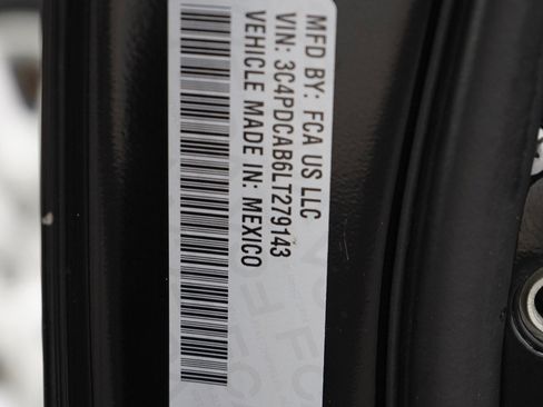 Used 2020 Dodge Journey SE FWD image 27