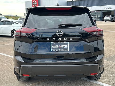 Certified 2025 Nissan Rogue SV image 7