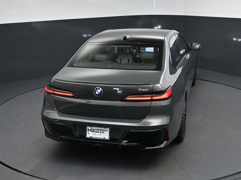 Certified 2026 BMW 740i w/ Executive Package RWD image 34