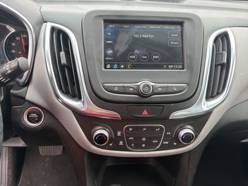 Used 2019 Chevrolet Equinox LT image 11