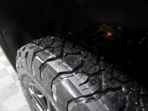 Used 2023 GMC Sierra 3500 Denali w/ Technology Package image 7