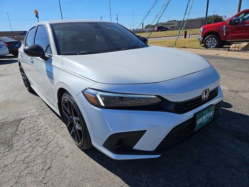 Used 2023 Honda Civic Sport image 2
