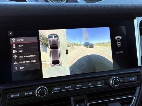 Used 2021 Porsche Macan S image 23