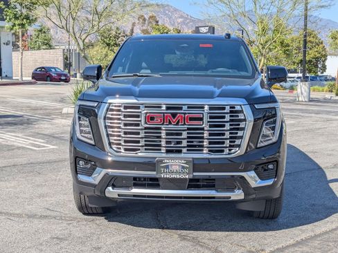 New 2026 GMC Yukon Denali w/ Denali Reserve Package AWD/4WD image 10
