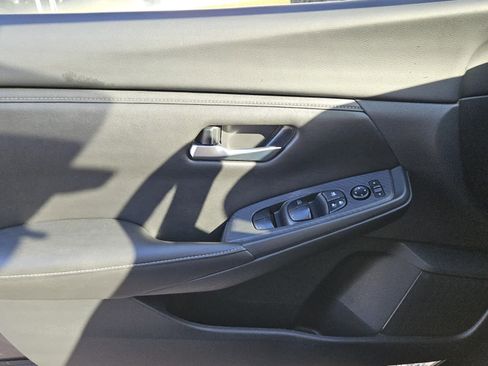 Used 2025 Nissan Sentra SV w/ Trunk Package FWD image 16