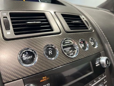 Used 2013 Aston Martin V8 Vantage Roadster image 34