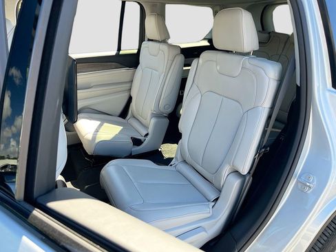 Certified 2023 Jeep Grand Cherokee L Overland w/ Rear Seat Video Group I image 26