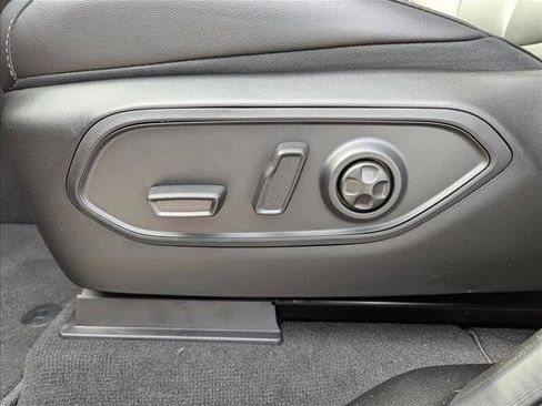 New 2025 Jeep Grand Cherokee Limited image 11