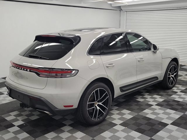 Used 2024 Porsche Macan AWD/4WD image 6