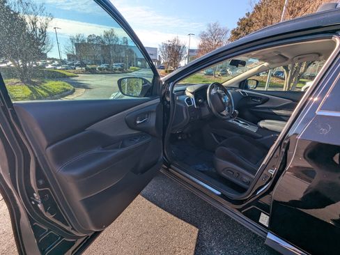 Used 2017 Nissan Murano SV image 8