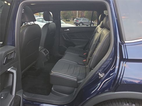 Used 2024 Volkswagen Tiguan SEL R-Line image 28
