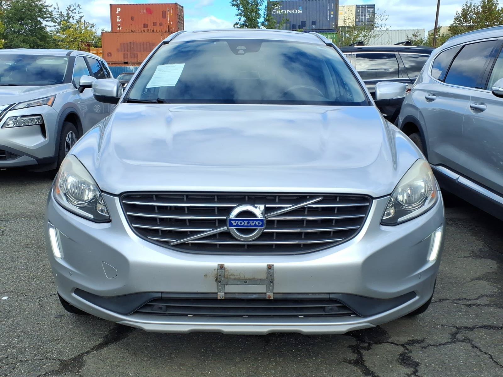 Used 2016 Volvo XC60 T5 Premier w/ Proximity Package AWD/4WD image 2