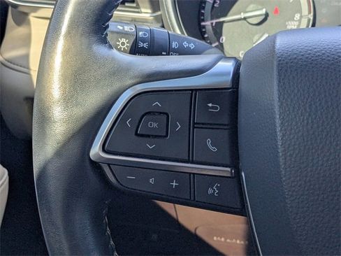 Used 2020 Toyota Highlander Limited image 23