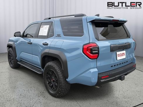 Used 2025 Toyota 4Runner TRD Off-Road Premium AWD/4WD image 4