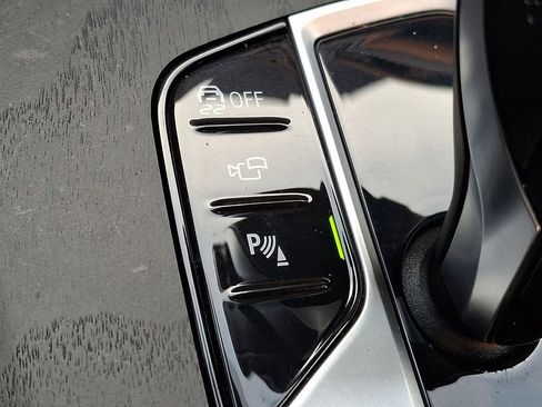 Used 2022 BMW X7 xDrive40i w/ M Sport Package image 20