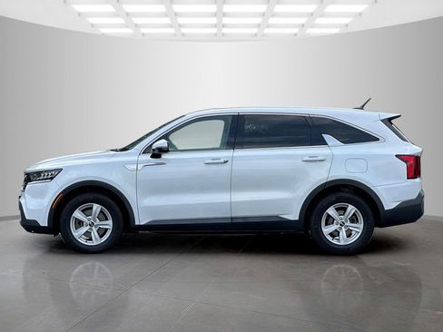 Used 2021 Kia Sorento LX FWD image 3