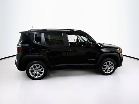 Used 2022 Jeep Renegade Latitude image 4