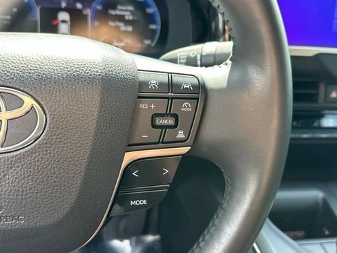 Used 2023 Toyota Crown AWD/4WD image 8