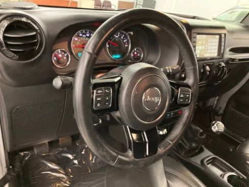 Used 2015 Jeep Wrangler Unlimited Sahara w/ Dual Top Group image 8