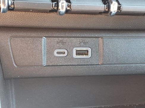 Used 2024 Chevrolet Colorado LT w/ LT Convenience Package III AWD/4WD image 17