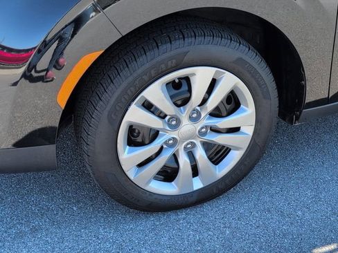 Used 2020 Kia Soul LX image 11