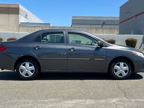 Used 2010 Toyota Corolla LE FWD image 6