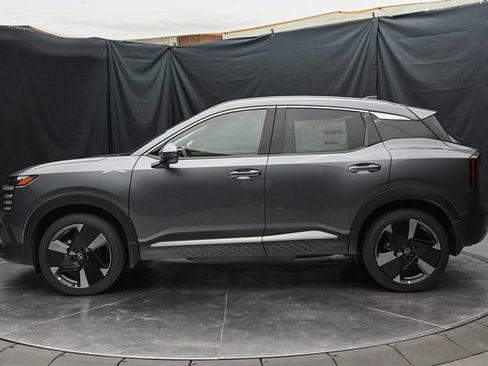 New 2025 Nissan Kicks SR w/ Illumination Package image 9