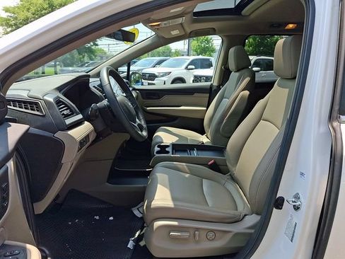 Certified 2024 Honda Odyssey EX-L image 14