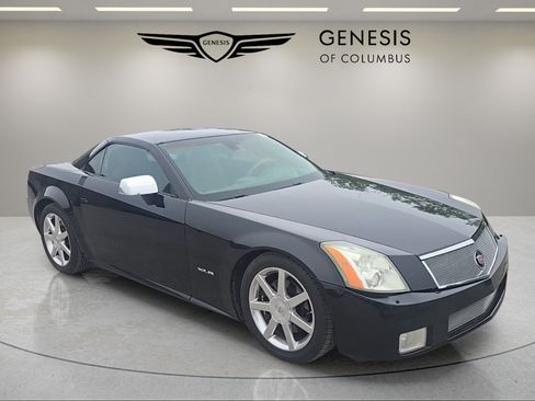 Used 2005 Cadillac XLR RWD image 3