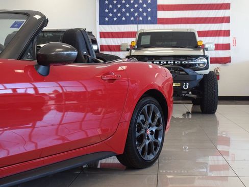 Used 2020 FIAT 124 Spider Abarth w/ Convenience Group RWD image 20