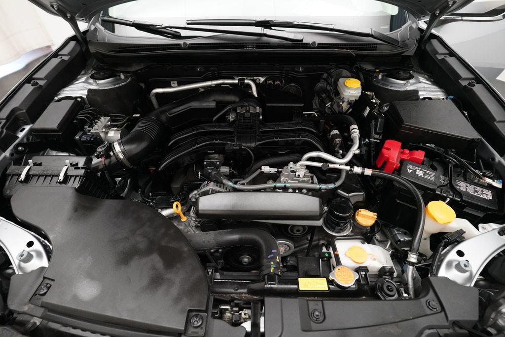 Certified 2025 Subaru Outback Touring AWD/4WD image 3