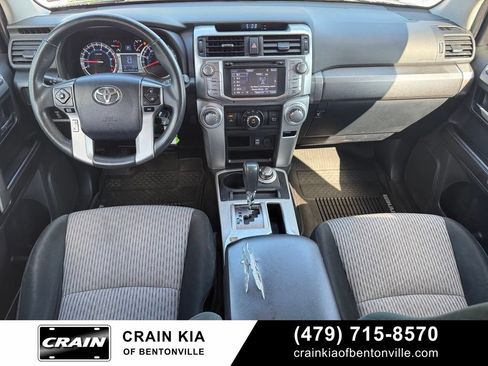Used 2017 Toyota 4Runner SR5 AWD/4WD image 30