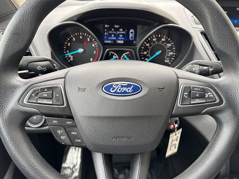 Used 2019 Ford Escape S image 25
