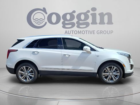 Used 2024 Cadillac XT5 Premium Luxury w/ Technology Package AWD/4WD image 6