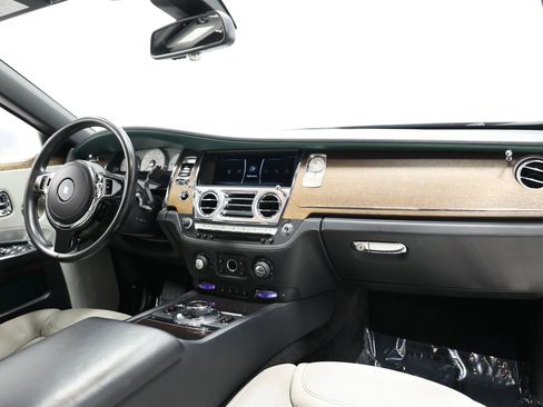 Used 2019 Rolls-Royce Ghost image 94