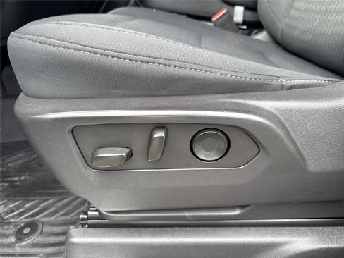 Used 2024 Chevrolet Silverado 2500 LT image 12