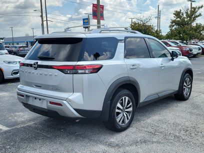 Certified 2025 Nissan Pathfinder SL