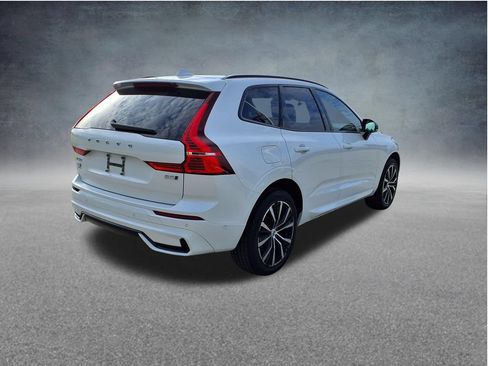 Certified 2024 Volvo XC60 B5 Plus AWD/4WD image 8