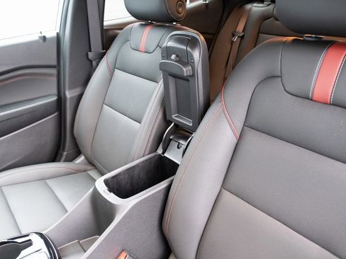 New 2025 Chevrolet Trax RS image 8