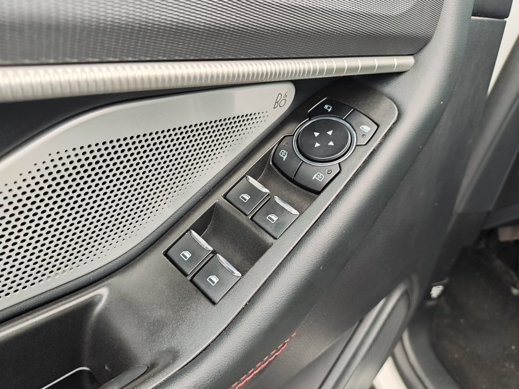 Used 2025 Ford Explorer ST AWD/4WD image 11