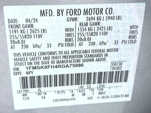 Used 2024 Ford Explorer Limited w/ Equipment Group 301A AWD/4WD image 28