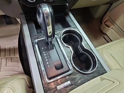 Used 2015 Ford Expedition Limited w/ Equipment Group 301A RWD image 22