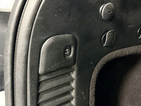 Used 2018 Jeep Grand Cherokee Laredo image 38