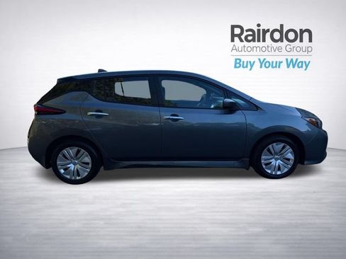 Used 2025 Nissan Leaf S FWD image 8