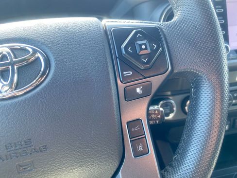 Used 2022 Toyota Tacoma TRD Sport image 29